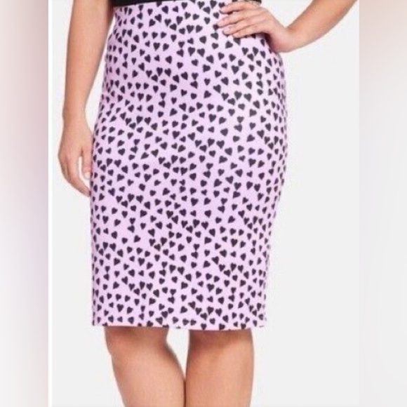 Red and Black Allover Heart Print Eloquii neoprene scuba skirt, NWT, sz 20 - Picture 3 of 7